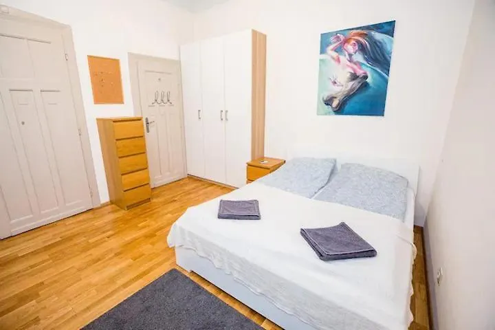 Big Flat In Heart Of Budapest With Ac Apartment